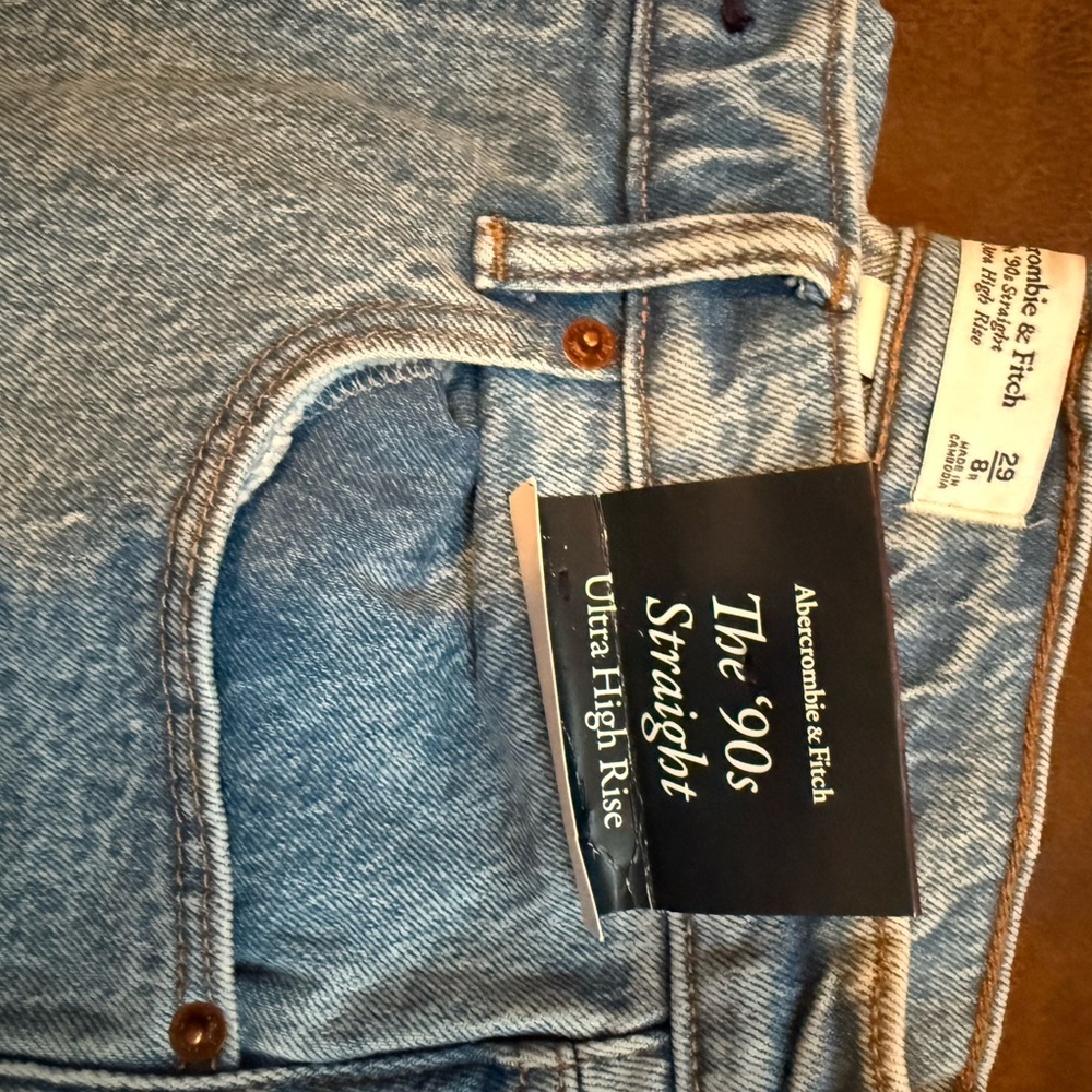 Abercrombie & Fitch '90s Straight Ultra High Rise Jeans - Light Blue